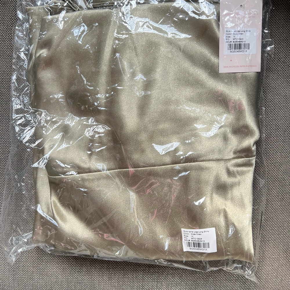 Birdy Grey Lisa Long Moss Green Shiny Satin 1X Unopened